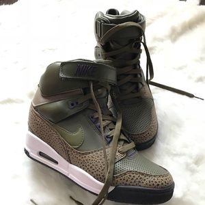 💕🙏🏾 BLOW OUTSALE‼️Nike Air revolution💕